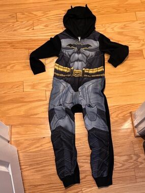 Batman hooded superhero zip up fleece pajama / costume